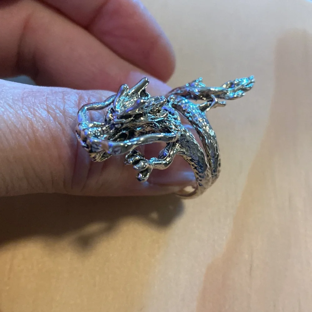NWOT Silver Ring - Picture 5 of 8